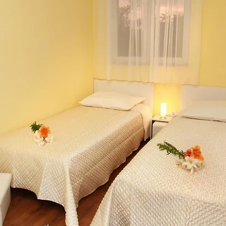 Okrug Gornji Luxurious Escape With Pool - Five Bedroom With Pool 别墅 特罗吉尔