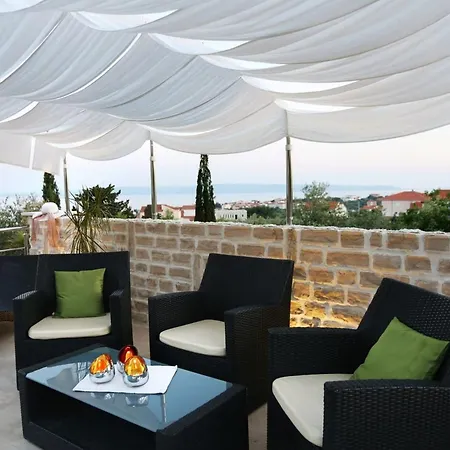 Okrug Gornji Luxurious Escape With Pool - Five Bedroom With Pool Villa Trogir