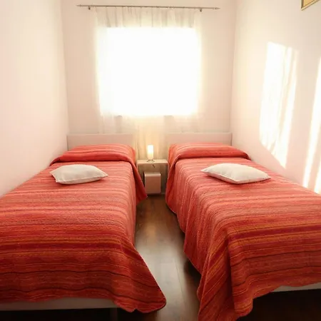 Okrug Gornji Luxurious Escape With Pool - Five Bedroom With Pool 别墅 特罗吉尔