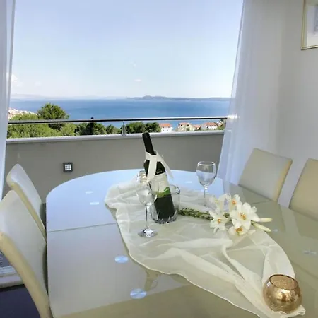 Okrug Gornji Luxurious Escape With Pool - Five Bedroom With Pool * 特罗吉尔