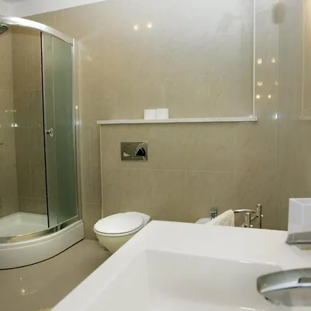 别墅 Okrug Gornji Luxurious Escape With Pool - Five Bedroom With Pool *