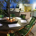 فيلة Okrug Gornji Luxurious Escape With Pool - Five Bedroom With Pool