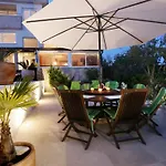فيلة Okrug Gornji Luxurious Escape With Pool - Five Bedroom With Pool *