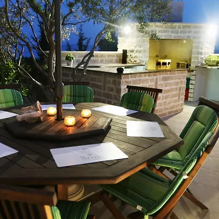Villa Okrug Gornji Luxurious Escape With Pool - Five Bedroom With Pool