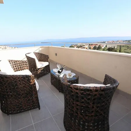 Okrug Gornji Luxurious Escape With Pool - Five Bedroom With Pool Trogir